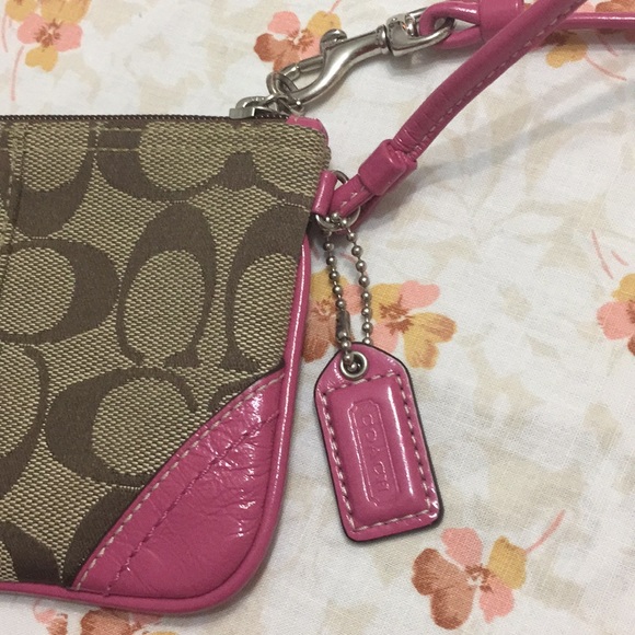 Coach pink patent leather with classic Coach print - Picture 2 of 3